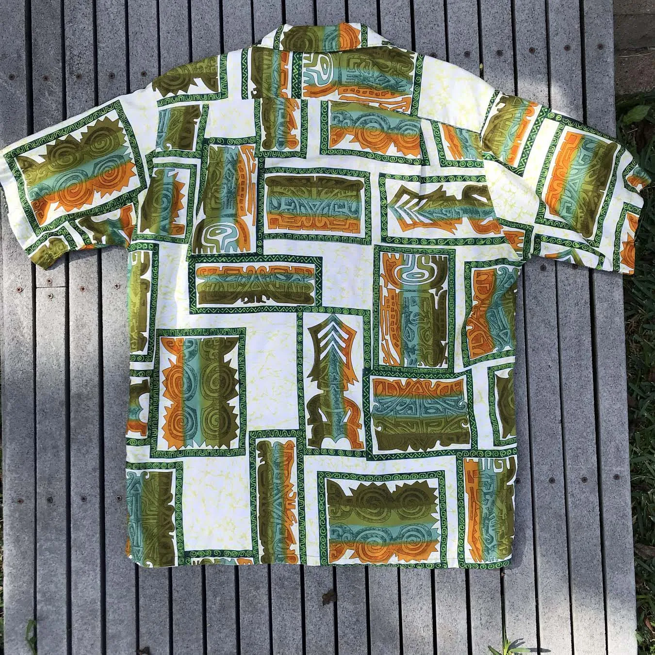 Vintage 1970s | Barefoot in Paradise Hawaiian Tiki Shirt | Size L